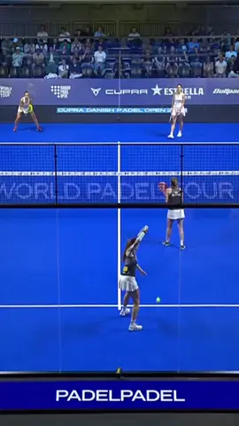 Angle perfect finisher!📐💙 You couldn't wish for a more perfect return shot.🎾 #padelmania #padelspain #lovepadel #padeltips #padelworld #padelgirl #worldpadeltour #padelpro #padelitalia #padelsweden #padeltennis #padelroma #padelusa #padeladdict #padel #padelmexico #padelargentina #padeldubai #padeltennis @worldpadeltour 🎥