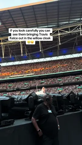 they brought out travis in the willow cloak during down bad and i fully thought it was ed sheeran #taylorswift #traviskelce #theerastour #ttpd #evermore #thetorturedpoetsdepartment 