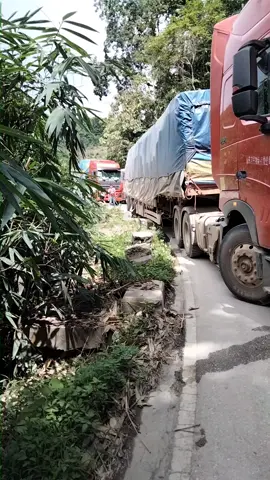 @Djpaoremix  ໃຜວ່າອ້າຍນ້ອງລາວມົ້ງບໍ່ໃຈເບິ່ງເອົາເດີ😁