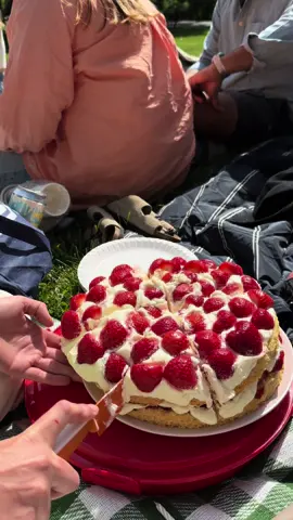 Glad midsommar! 🌻 Make traditional Swedish midsommar cake with Philippa and the help from dear friend Tash 🍓  For this cake I (Philippa) used this recipe… https://www.lavenderandlovage.com/2020/06/swedish-midsummer-cake-with-berries-and-cream.html Some tweaks I made to the recipe…  - I doubled the amount of cream because why on earth not  - I only split the sponge into 2 instead of the suggested 3 layers  - I added strawberry jam (ensure it’s jam with whole strawberries, not processed) - I added strawberries inside the layers of cake as well as on the top Tips… Ensure you use locally sourced strawberries…tis the season after all ! Plus they taste 63849493 better !!!  Enjoy 🍓💋 #hosting  #midsommar #gladmidsommar #strawberries #cake #sweden #cream #baking 