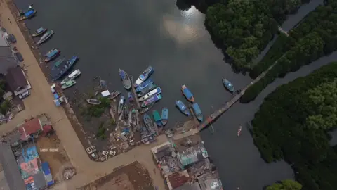 jembatan cinta #fypシ #fypシ゚viral #fypシ゚viral #jembatancinta #tarumajaya #infobekasi #droneview #muaratawar #hutanmanggrove #djimini2 @Info Bekasi @taruma jaya @jembatancinta755 @l@$!m@37 @MomAnez @D3 Drone @hendri_dronevlog @herysusanto @Ilham_drone.video @Putri Afriani @sunadi fpv @Soe_gi @Suka_Terbang @Dliandashiva✨ #dji #djiboutitiktok🇩🇯🇩🇯 #djindonesia #djiglobal 