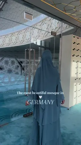 mesmerised by the beauty of this mosque 🦋🩵🕊️ #colognecentralmosque #mosque #abaya #hijab #muslimah 