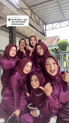 Membalas @⠀ inspirasi dress bridesmaid #bridesmaids #bridesmaid #bridesmaiddresses #inspirasidressbridesmaid #dresskon #dressbridesmaid #dressburgundy #modelbajubridesmaid 