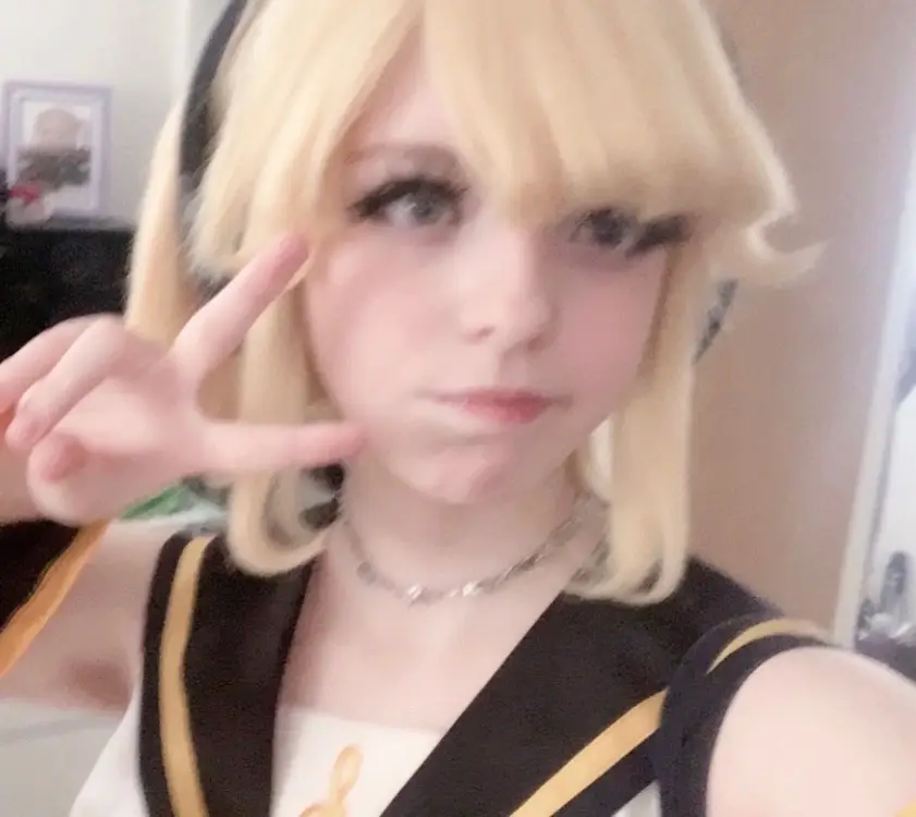 #KAGAMINERIN ~★ had to include my cousin at thr end bc i miss them😞💔 also wanted to do this trend but i hate them dolls they freak me out so,,, rin😭 #kagamine #cosplay #cheerfulrin #kagaminerin #kagaminelen #kagaminerincosplay #vocaloid #vocaloidcosplay #vocaloidmiku #trend #dolltrend #vocaloidtrend @𝐂𝐲𝐛𝐞𝐫 @rae 🦊 @LEVI 🍉 @<33 @:★:°˖!!Hayden!!˖°:★: @★ pixel ★ @Hihi!! @kit ☆ ♟️💙 