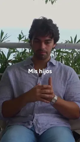 Como quiero que mis hijos sean felices, no les daré nada. Repito la frase, porque es de las reflexiones más importantes que diré en esta vida. Como quiero que mis hijos sean felices, no les daré nada. #adriasolapastor #desarrollopersonal #emprendimiento #motivacion