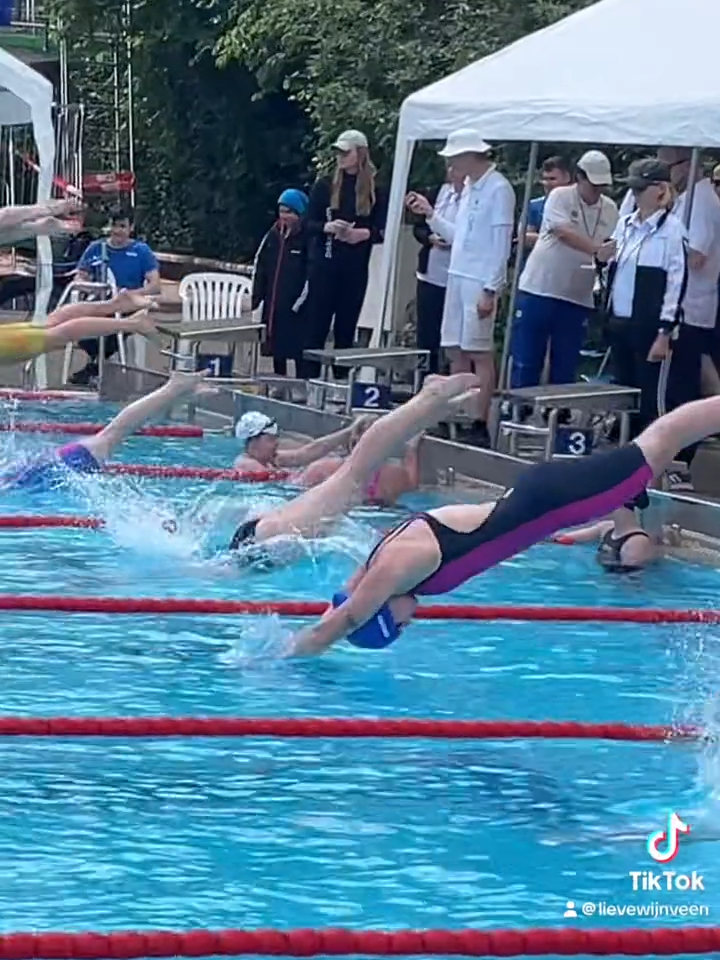 Sofie with her 200 fly.... she is crazy!!#swimming #crazy #fyp