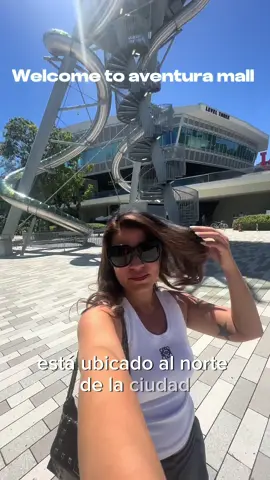 Usamos los microfonos nuevos en el Aventura mall un centro comercial donde puedes conseguir mas de 300 tiendas para visitar #miamifind #miamifinds #microfonoprofesional #neewer #tiktokshop #wireless 