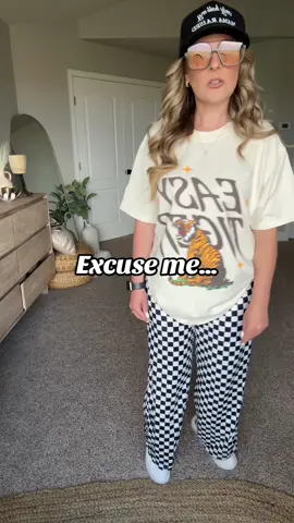 Hey gal! Lets be friends! #MomsofTikTok #OOTD #coolmoms #fashionfinds #outfitsformoms 