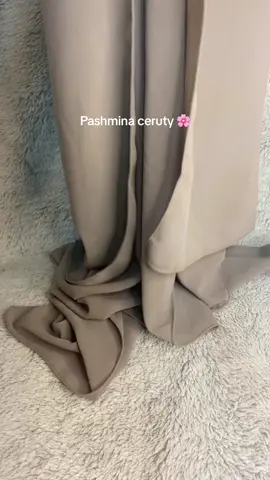 Pashmina ceruty bahan jatuh adem mudah diatur udah paling bener beli yang pasti pasti aja 🫶🏻 #pashmina #pashminaceruty #pashminacerutybabydoll #pashminapremium #ootdhijab #hijabstyle #waktuindonesiabelanja #wibgajian #promoguncang77 #shopmaster #pashminatutorial #hijab 