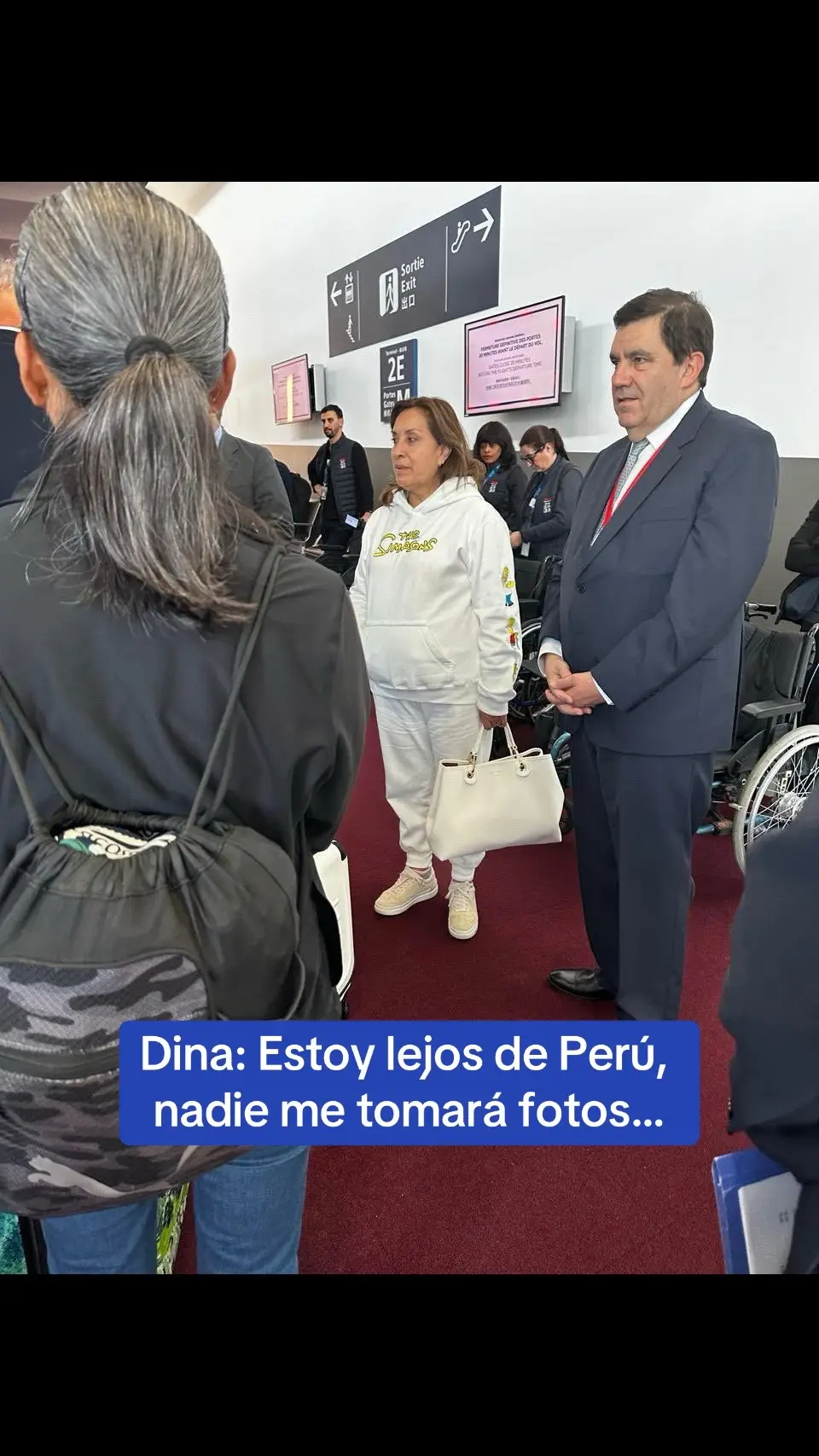 Dina Boluarte y su ropa de Los Simpsons #peru #dinaboluarte #familiasimpson #peruanos #parati #paratu #keikofujimori #pty #china #videoviral #foto #copaamerica #simpsons #paris #noticia #videogracioso #videodivertido 