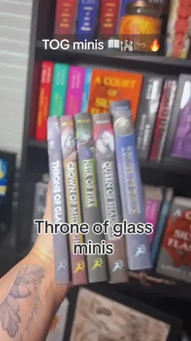 Throne of glass minis 📖🏰🦌|| the TOG miniature character editions are so freaking cute ONE DAY I hope to own all of them. Assasins blade is next to impossible to find, and the rest are all over $100 for a single book!!! Tbt to when I got crown of midnights for $12 from goodwill 😭 I will never be that lucky again lol! #BookTok #tog #throneofglass #reading #fantasybooks #sjm #acotar #crescentcity #aelingalathynius #togminiature #specialeditionbooks 