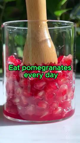 Eat pomegranates every day.#health #healthy #nowyouknow #didyouknow #foryou #fyp 