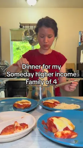 Dont worry i will be getting proof my family eats my food for the ones who keep asking #fyp #fypツ #foryoupage #fypage #momoftiktok #asmr #family #lowincome #kitchen #dinner #cheapdinner #easydinner #chickenparmesan 