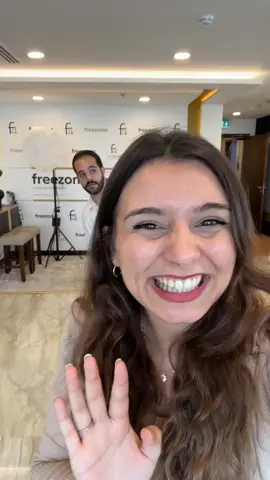شو بدكم اسهل من هيك؟😁 لتفاصيل اكتر عن الاقامات تواصلو مع @Freezoner 📥  #dxb#dubai#uae#دبي#الامارات##اقامات 