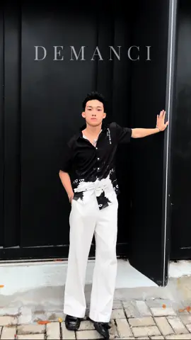 Pose dáng với sơ mi sao cho ngầu 😉.                                                                                    #viral #fyp 