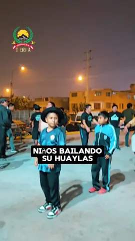 Niños huaylaseros. Tu tbm ven y aprende #huaylas #huaylarshwanka #fypシ #tallerdehuaylash👞💃✨️ #fyp #peru🇵🇪 #