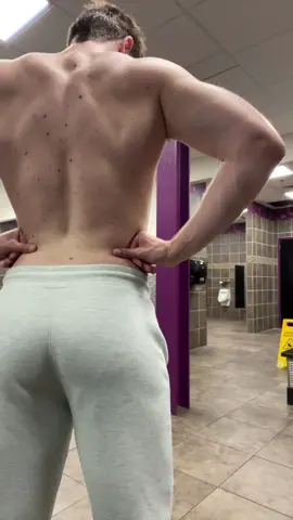 Glute spread 