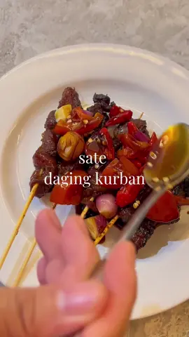 bikin sate dari daging kurban🍢🍢🍢 #sate #kurban #dagingkurban #bumbu #reseptiktok #resep #resepsimple 
