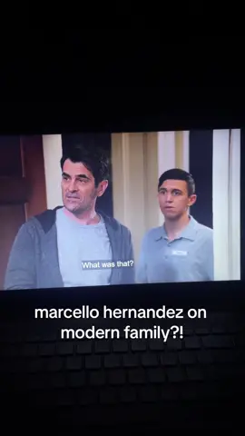 is that him???? im so confused #modernfamily #modernfamilyedit #modernfamilyscenes #phildunphy #marcellohernandez #snl #foryoupage #foryou #fyp 