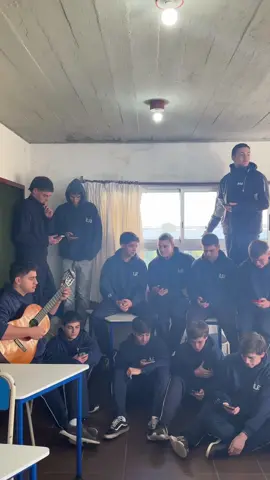 Tito Calderon Acustico by los vagos #momo #titocalderon #iua #cover #acustico #villeros #gen24iua #italiano #promo24 #promogay 