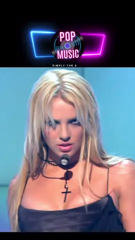 “Toxic” - Britney Spears (2004) #popmusic #2000s #perte #fouryou #fyp #trending #dance #trowbacksongs #live #2000smusic #2000sthrowbacks #popculture 
