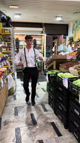 bailando bachata en fruteria #bilbao #bachata #dance #humor #fanny 