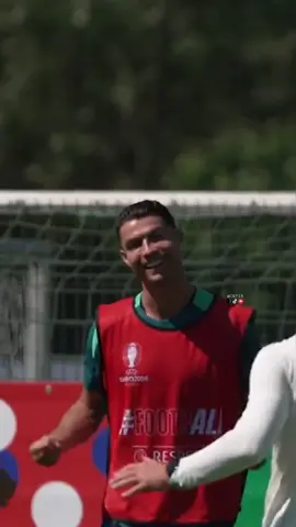 ❤ Cristiano Ronaldo during Portugal's last training session for the game vs Georgia / کریستیانو رونالدو در آخرین تمرین پرتغال برای بازی فردا با گرجستان #CR7 #CR7IR #Portugal #Germany #EURO2024 