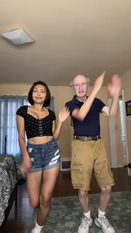 Hi Bashers#42yearsagegap #agegaprelationship #filamcouple🇵🇭🇺🇲 #jackieanddave #philippines🇵🇭tiktok #agegapcouple #husbandandwife 