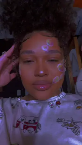 Because why is this so mesmerizing 😍😍?  #fyp #foryoupage❤️❤️ #foryouuu #blowthisup #BeautyTok #prettygirltiktok #blackgirltiktokers🤎 #makeupenthusiast #beautyenthusiast #viral #viralvideotiktok #viralmakeup 