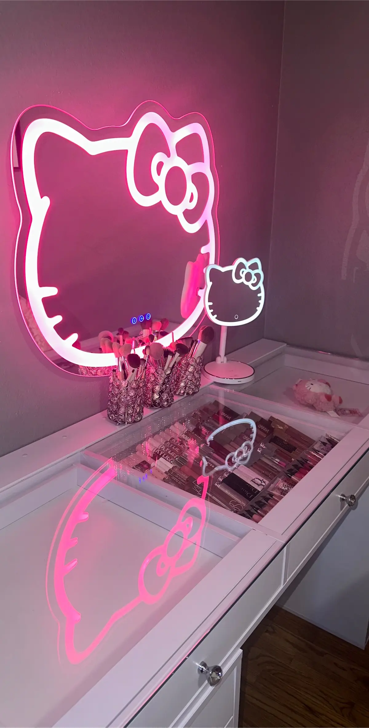 hello kitty vanity 🎀 #makeup #sanrioaesthetic 