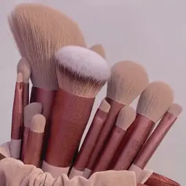 Dê uma olhada em Kit 13 Pçs Pincéis De Maquiagem Contorno Kabuki Profissional  Escreve eu quero , que lhe envio o link  Ou clique no link  na bio e conheça minha loja #maquiagem  #kitpinceis  #kitpinceis  #shopee #achadinhos  #achadinhosshopee 
