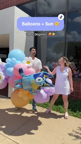 Balloons + heat are not our fav projects 💀🥵 BUT using high quality balloons means your balloons stand the best chance in the sun - although we still recommend to keep them out of direct sunlight 😉🌞 #betterwithbashify #balloondecor #balloongarland #balloondecoration 