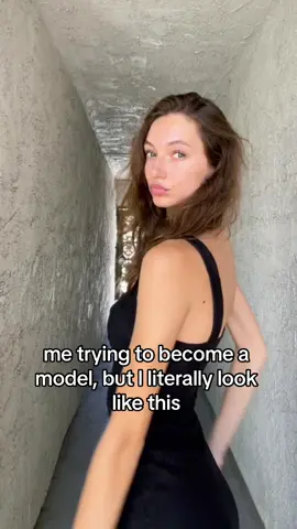 #adrianalima #modelwalk #famous #18 #mog #modelingagency #fyp #viral #candiceswanepoel #vladaroslyakova #catwalk #horsewalk #beauty #voguemagazine #pretty #giselebundchen #model 