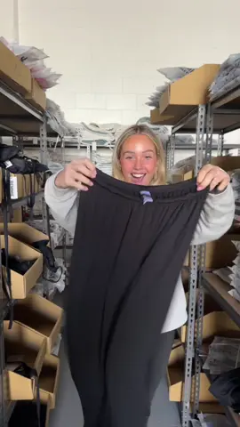 flow pants = secured 😊🖤 #flowpants #remmie #worklife #findingstock #soldout 