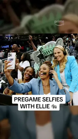 Pre championship game selfies with @Ellie the Elephant 😂🤳  @nyliberty | @WNBA  #CommissionersCup #nyliberty #ellietheelephant 