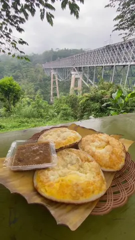 sarapan surabi🤤#fyp#surabi#surabicirahong#makanansunda#masakansunda#ciamis#jembatancirahong#lagusunda
