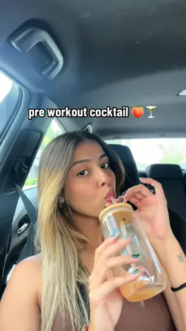 romanticizing my pre workout routine is the boost of motivation I need☺️ #preworkout #romanticizeyourlife #glassstraws #preworkoutroutine #raw #bumenergy 