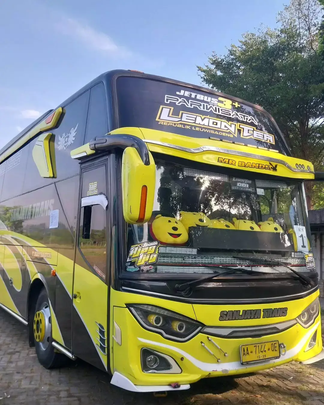 unit bus Sanjaya trans berasal dari Bogor yaitu kecamatan Sadeng kabupaten Bogor yg di miliki oleh  @ellenhanafa @officialalbino23401 #sanjayatrans #buspariwisata #moduldavairhorn #basuriv3 #fypシ゚viral #fypシ゚viral #fypシ゚viral #fypシ゚viral #fypシ゚viral #fypシ゚viral #fypシ゚viral #fypシ゚viral 