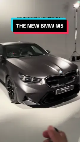 The new BMW M5 is finally here! What do you think? Is it better lookong than the previous gen? It weighs more but has been said to be significantly faster on track. Looking forward to testing that 🤣