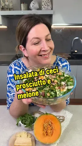 Prosciutto e melone renderanno questa insalata di ceci strepitosa! #summervibes #sogood #piovonoricette  