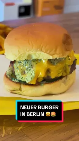 Neuer Burger in Berlin! 😍🍔 📍 „Gully Burger“, Pfefferberg, Markthalle, Schönhauser Allee 176c, 10119 Berlin Preise: Gully Fries: 4,90€ Samosa Chaat: 7,50€ Gully Cheeseburger: 11,90€ #berlin #burger 
