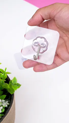 Gancos adesivos ! Super pratico e fácil, chega de furos na parede 😍 Envio para todo o Brasil🇧🇷💕 . . .. . . . . . . . . #papelariasp #enviamosparatodoobrasil🇧🇷 #tiktok #viralvideo #viraltiktok #material #praticidade #casa #utilidades 