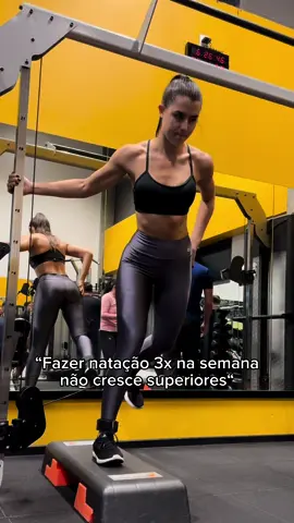 Tá cansada de ser 🐓 nos superiores? Vai pra natação, miga 😉🤌🏼😮‍💨 | ig: THALIDELFIT #treinodesuperiores #treinofeminino #gymrat #nadadora #fypシ゚ 