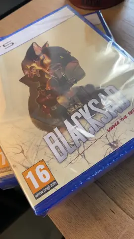 Basado en el popular cómic creado por Juan Díaz Canales y Juanjo Guarnido 😾 Ya puedes reservar #Blacksad: Under the Skin para #PS5 y #XboxSeriesX. #videogames #comic 