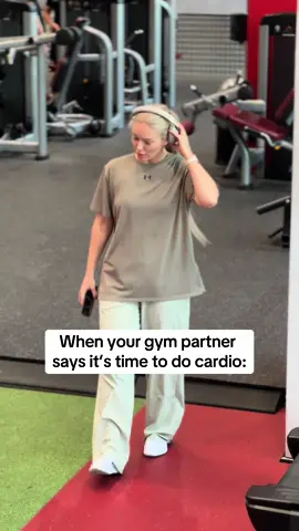 When your partner’s running on the treadmill, and you’re running out of excuses 🏃‍♀️➡️🙅‍♀️ #gymmemes #gymmotivation #cardio #funnyvideos #fyp #foryoupage #comedy #humor #fitnesshumor #gymhumor #memes #gymbro #gymbuddies #cardiosucks #gympartner 