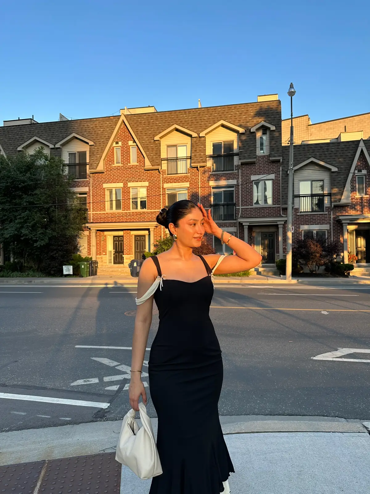 @rihoas_official  #sunset #sundress #goldenhour #OOTD 
