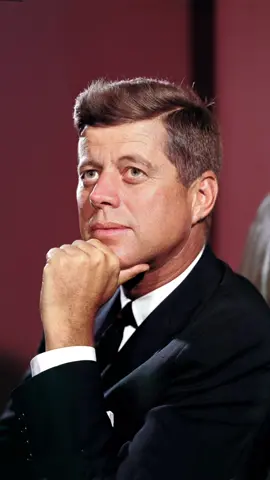 On January 20th, 1961 John F Kennedy was inaugurated as the 35th president of the United States 🇺🇸 Almost 3 years later he died in 📍Dallas,TX  #jfk #johnfkennedy #presidency #uspresident #us🇺🇸 #wwh36 #WorldWideHistory🌎 #historyy 