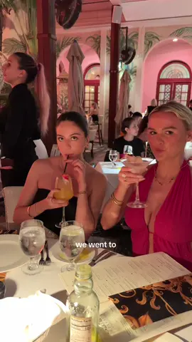Gianni’s Restaurant at the Versace mansion📍South Beach Miami  #miami #miamibeach #southbeachmiami #miamifood #versacemansion #giannisrestaurant #miamirestaurant #versace 