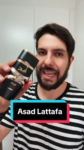 Asad da Lattafa é um baita perfume árabe masculino! Fragrância bem sedutora, com uma projeção bacana e fixação bem alta! ✨ Se quiser o link do vendedor, comente com QUERO que te mando por mensagem! #perfume #asad #perfumearabe #lattafa #fragrancia #dicas 