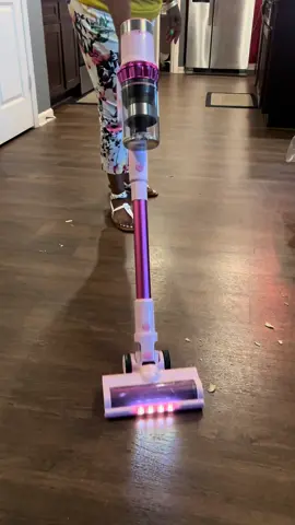 Shopping for a good cordless vacuum? Look no further! This beauty from @BeLifeVacuum is a LIFE SAVER! Comes with attachments too 🙂#explore #cleaning #cleaningtiktok #cordlessvacuum #belife #housecleaning #vacuumcleaner 